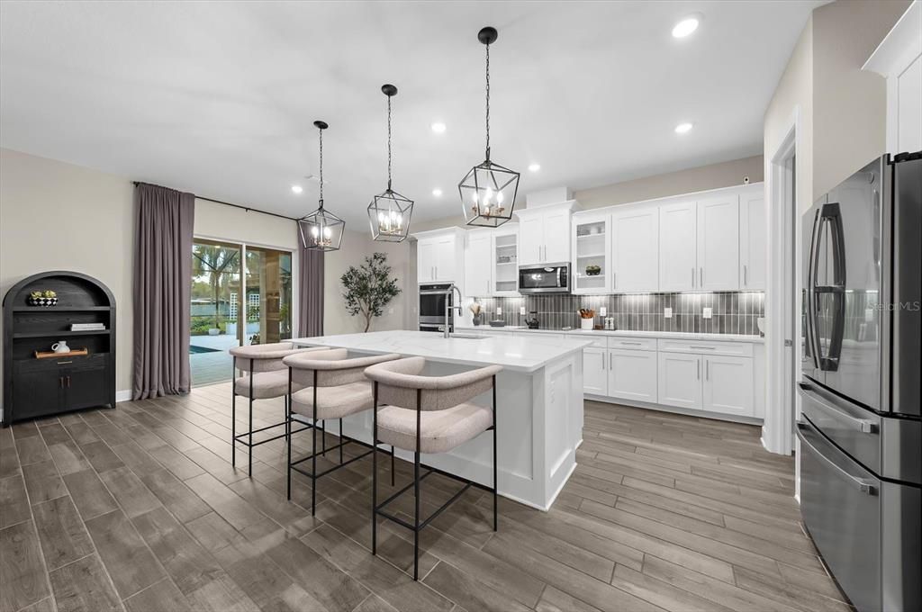 For Sale: $1,600,000 (6 beds, 5 baths, 5171 Square Feet)