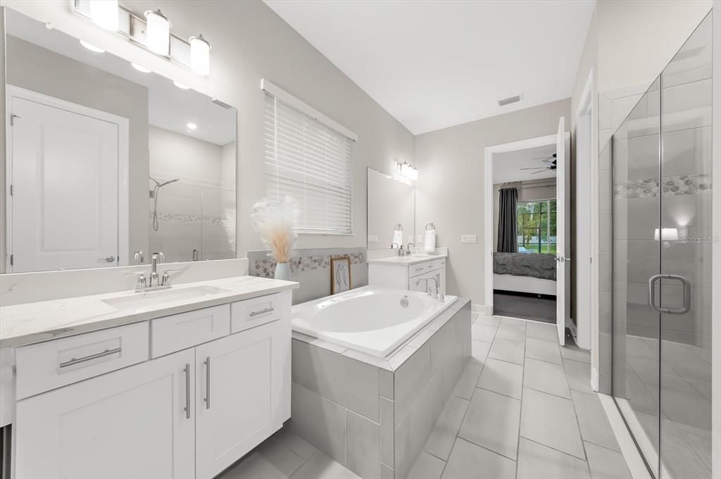 For Sale: $1,600,000 (6 beds, 5 baths, 5171 Square Feet)