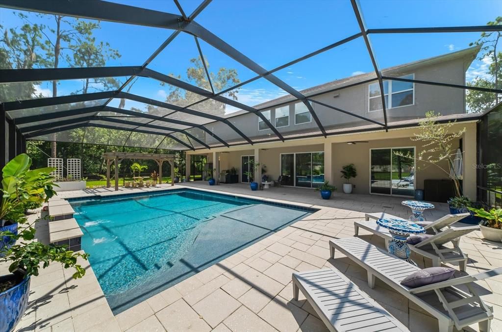 For Sale: $1,600,000 (6 beds, 5 baths, 5171 Square Feet)