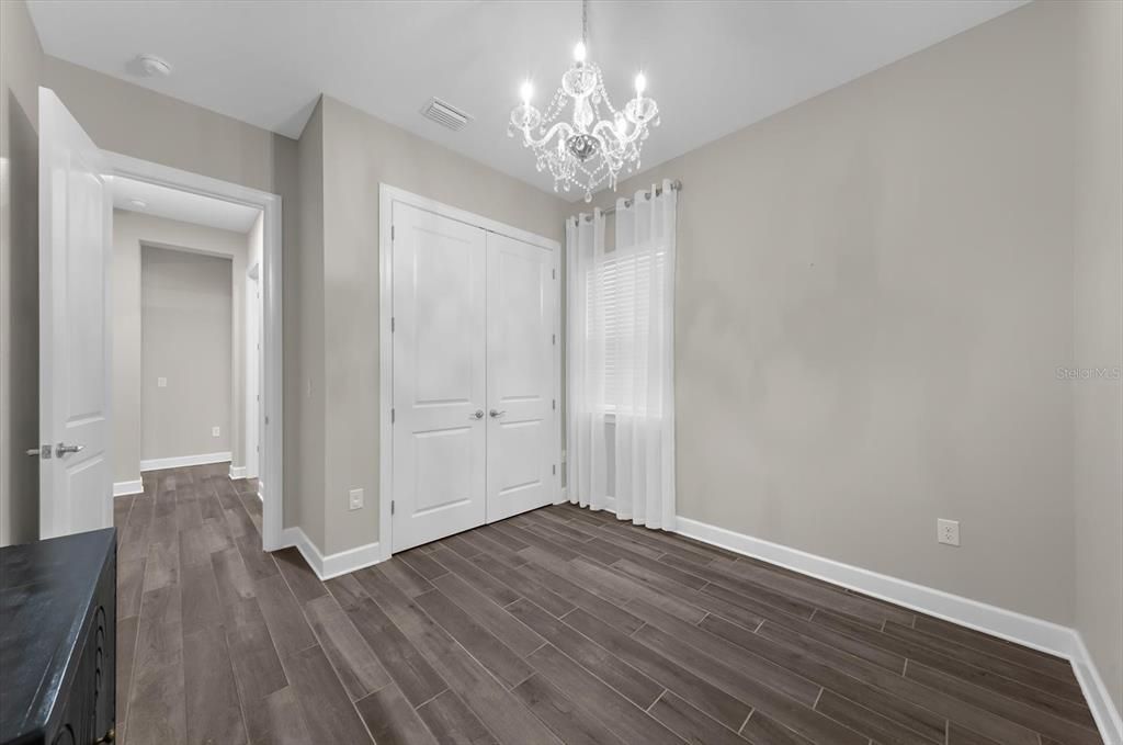 For Sale: $1,600,000 (6 beds, 5 baths, 5171 Square Feet)