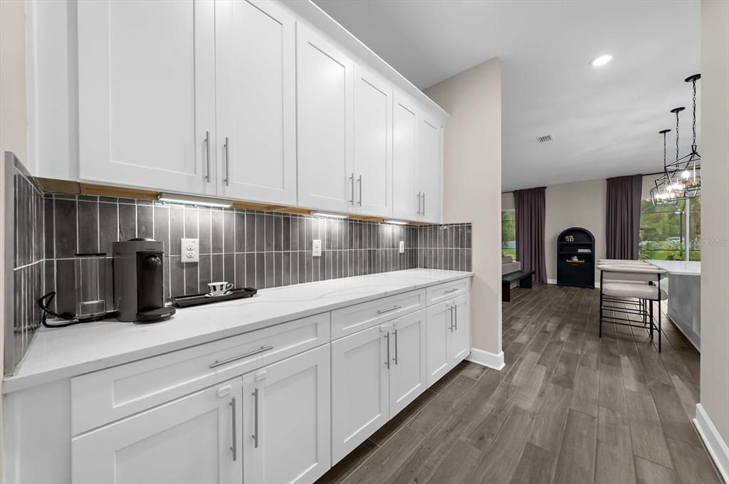 For Sale: $1,600,000 (6 beds, 5 baths, 5171 Square Feet)