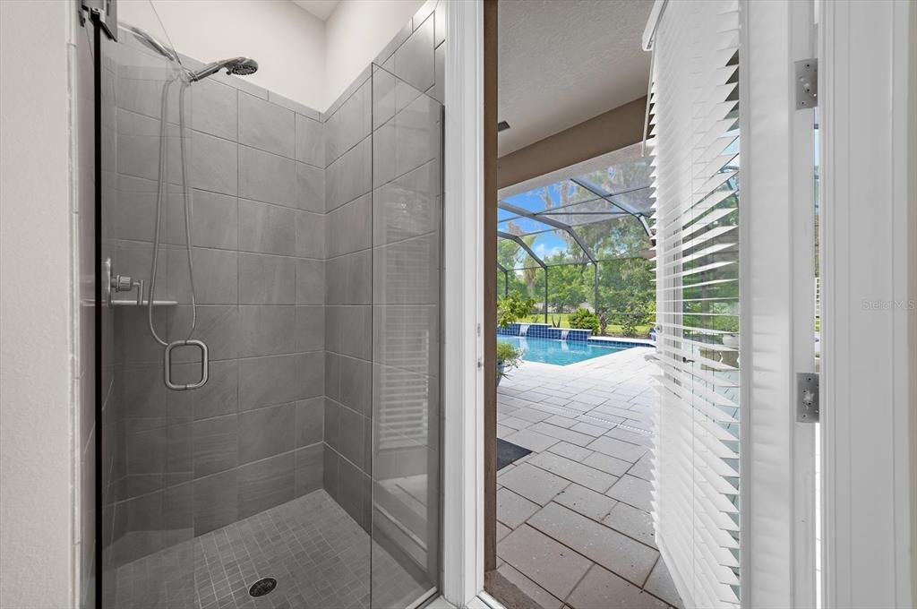 For Sale: $1,600,000 (6 beds, 5 baths, 5171 Square Feet)