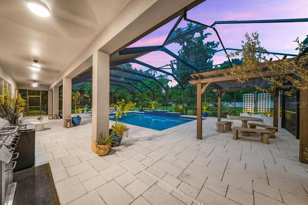 For Sale: $1,600,000 (6 beds, 5 baths, 5171 Square Feet)