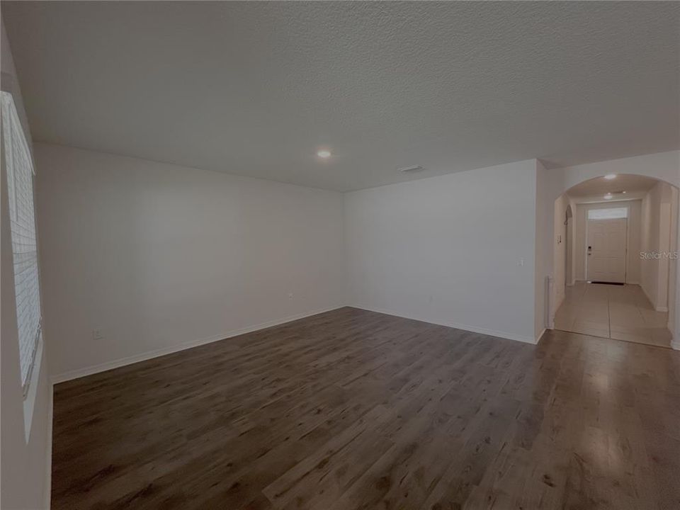 В аренду: $1,695 (3 спален, 2 ванн, 1670 Квадратных фут)