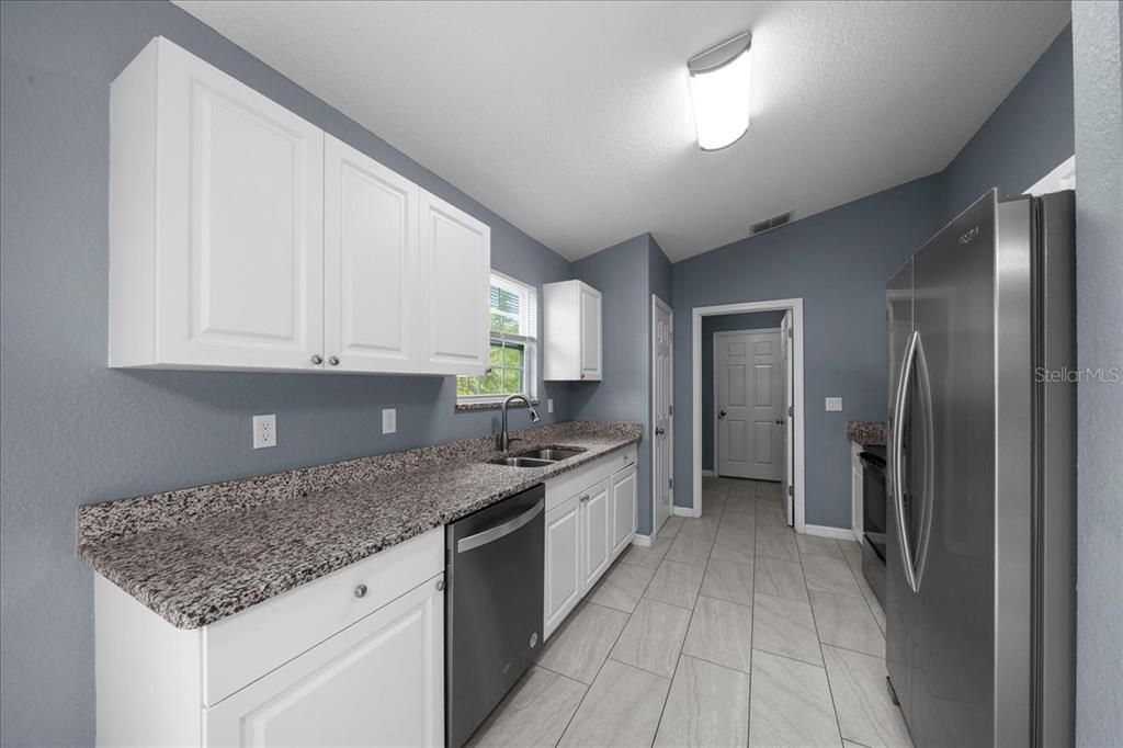 For Sale: $220,000 (3 beds, 2 baths, 1246 Square Feet)
