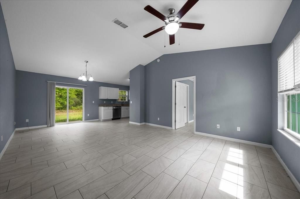 For Sale: $220,000 (3 beds, 2 baths, 1246 Square Feet)