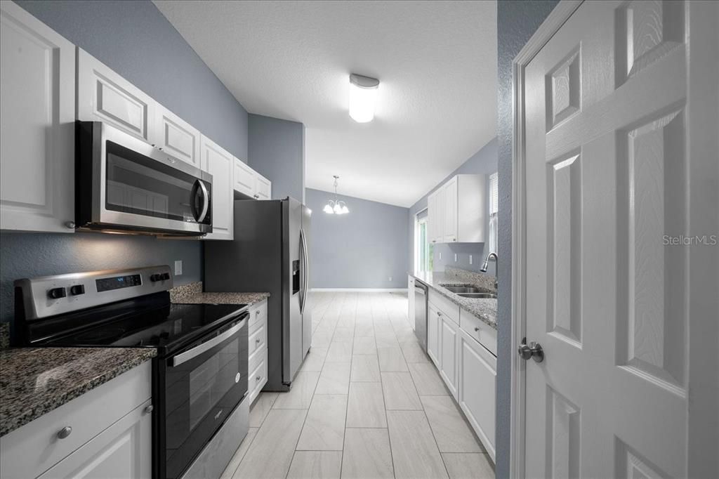 For Sale: $220,000 (3 beds, 2 baths, 1246 Square Feet)
