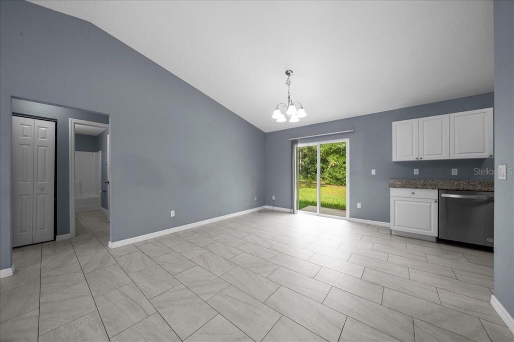 For Sale: $220,000 (3 beds, 2 baths, 1246 Square Feet)