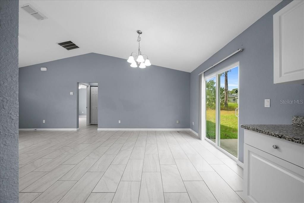 For Sale: $220,000 (3 beds, 2 baths, 1246 Square Feet)
