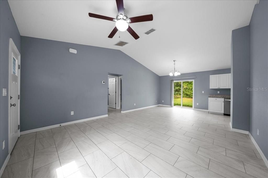For Sale: $220,000 (3 beds, 2 baths, 1246 Square Feet)