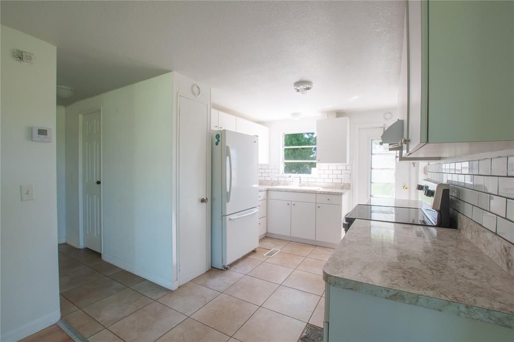 For Sale: $225,000 (3 beds, 2 baths, 1243 Square Feet)