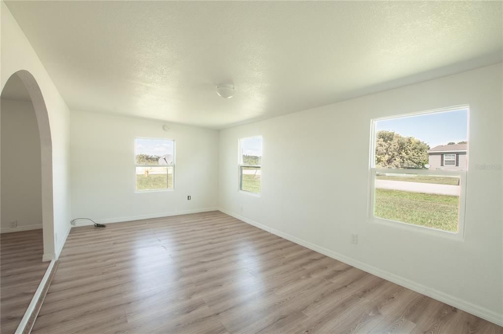 For Sale: $225,000 (3 beds, 2 baths, 1243 Square Feet)