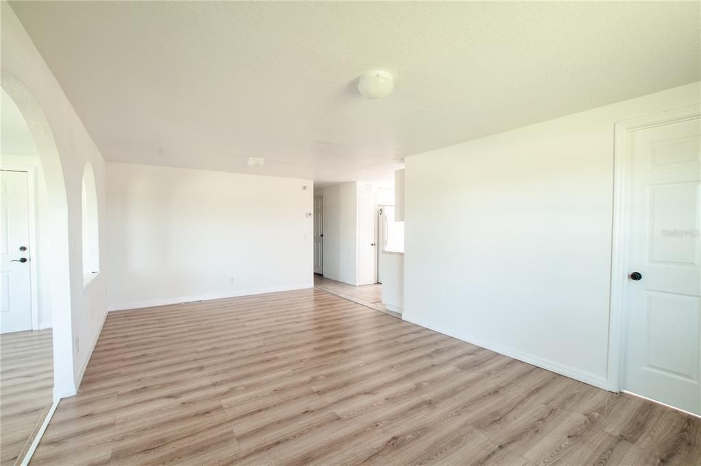 For Sale: $225,000 (3 beds, 2 baths, 1243 Square Feet)