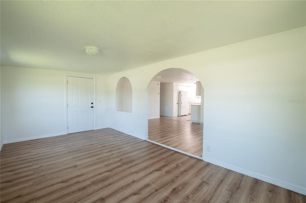 For Sale: $225,000 (3 beds, 2 baths, 1243 Square Feet)