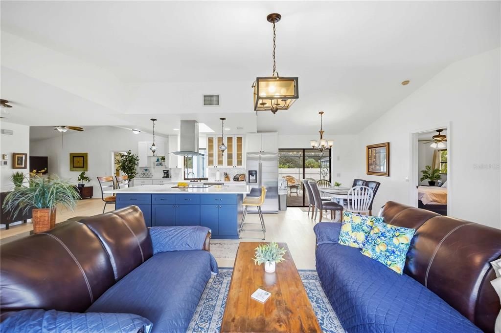 En Venta: $459,000 (3 camas, 2 baños, 1828 Pies cuadrados)