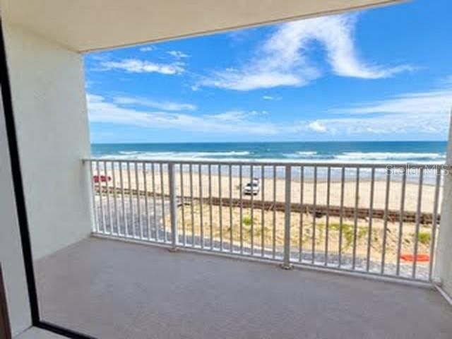 For Sale: $94,900 (1 beds, 1 baths, 385 Square Feet)