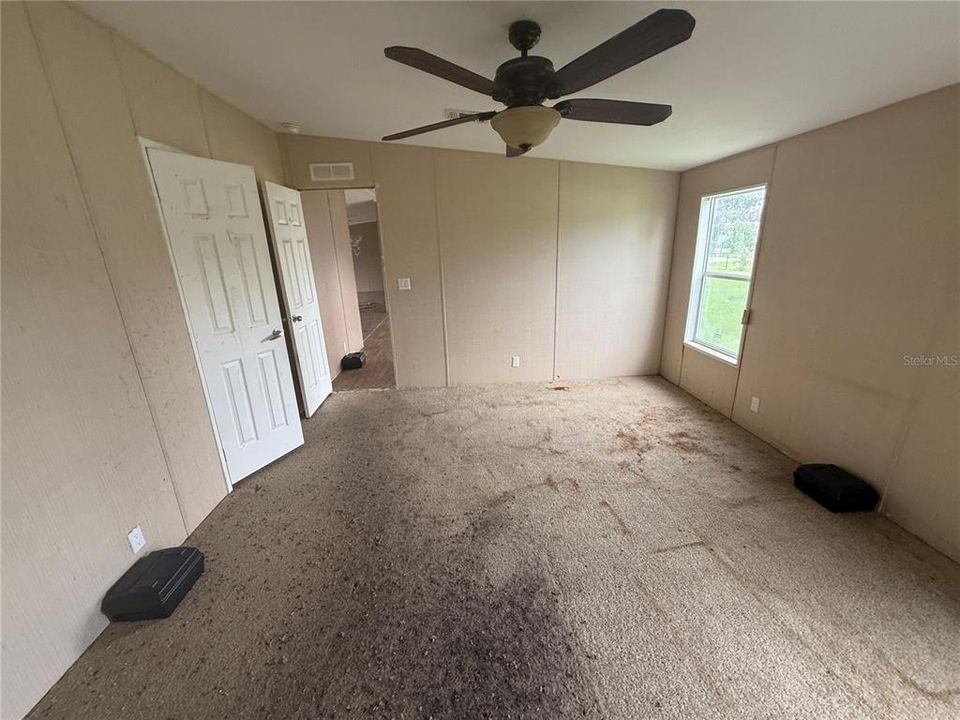 For Sale: $97,500 (4 beds, 2 baths, 1620 Square Feet)