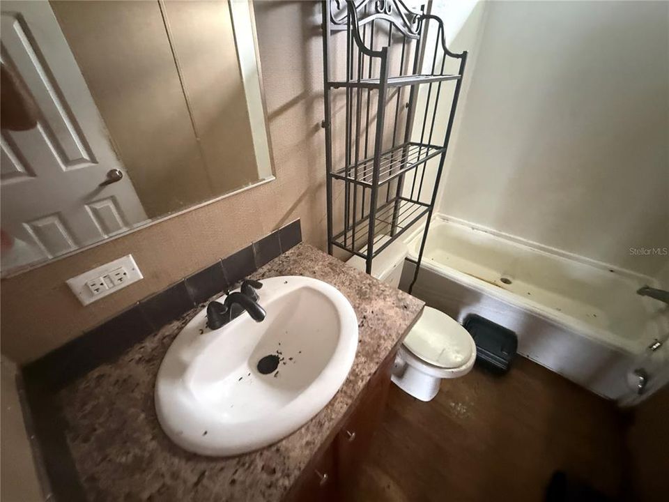 For Sale: $97,500 (4 beds, 2 baths, 1620 Square Feet)