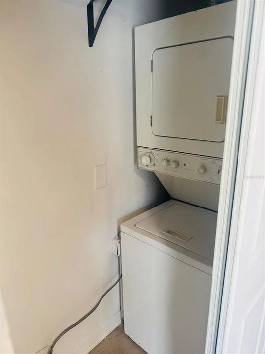 For Rent: $1,950 (3 beds, 1 baths, 1200 Square Feet)