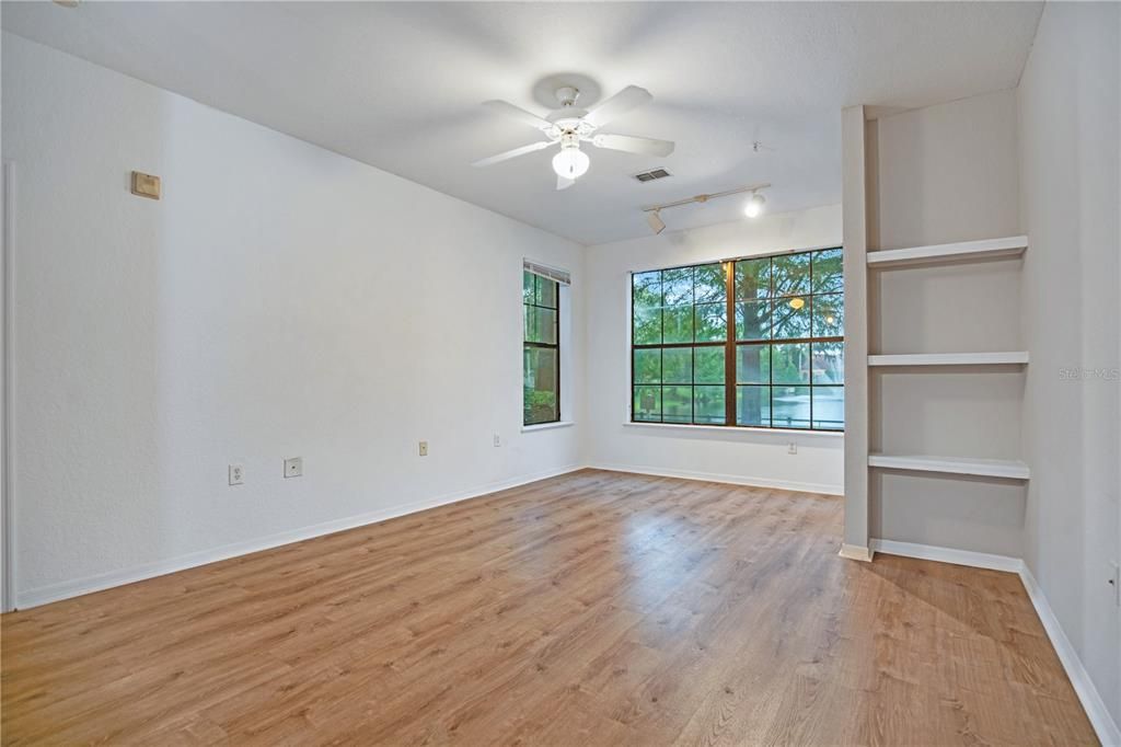 For Sale: $148,000 (1 beds, 1 baths, 641 Square Feet)
