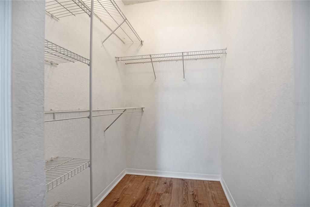 For Sale: $148,000 (1 beds, 1 baths, 641 Square Feet)