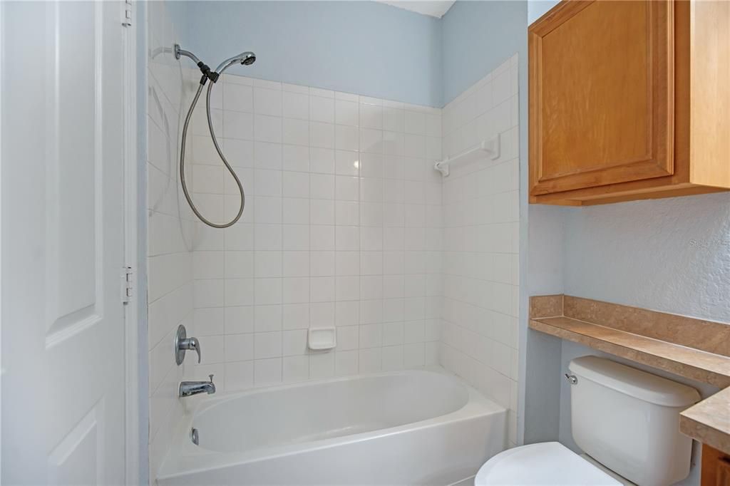 For Sale: $148,000 (1 beds, 1 baths, 641 Square Feet)