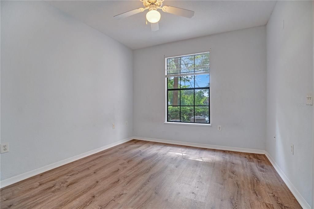 For Sale: $148,000 (1 beds, 1 baths, 641 Square Feet)