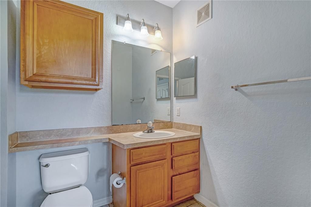 For Sale: $148,000 (1 beds, 1 baths, 641 Square Feet)
