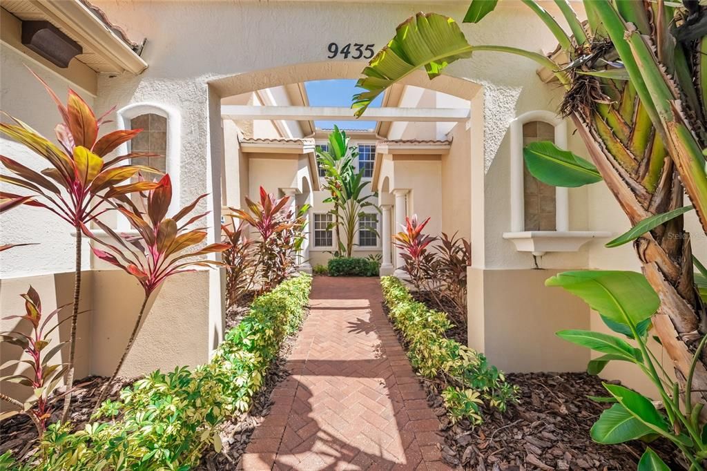 For Sale: $599,000 (3 beds, 2 baths, 2343 Square Feet)