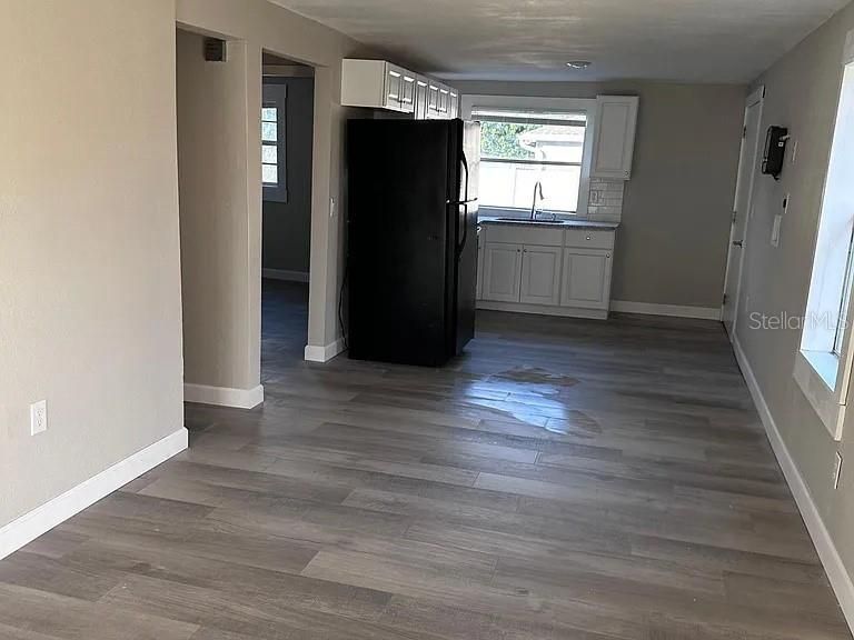 For Sale: $199,990 (2 beds, 1 baths, 750 Square Feet)