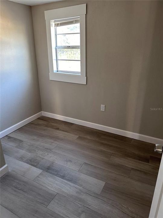 For Sale: $199,990 (2 beds, 1 baths, 750 Square Feet)