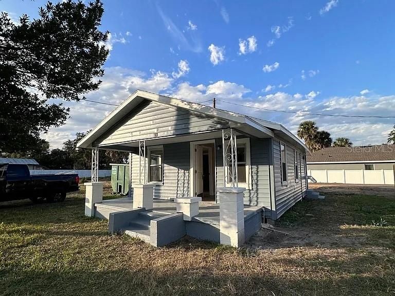 For Sale: $199,990 (2 beds, 1 baths, 750 Square Feet)