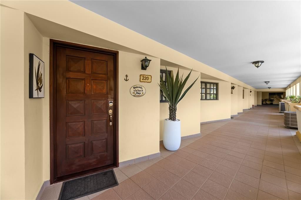 En Venta: $315,000 (0 camas, 1 baños, 625 Pies cuadrados)