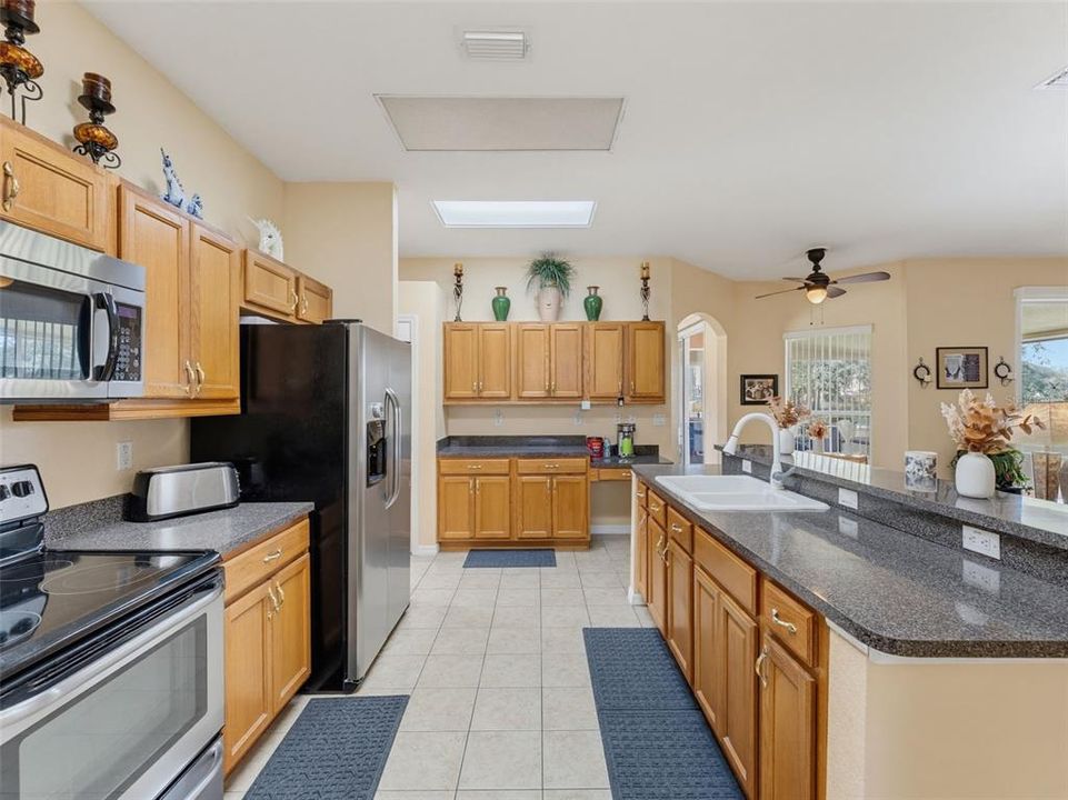 For Sale: $354,999 (3 beds, 2 baths, 2150 Square Feet)
