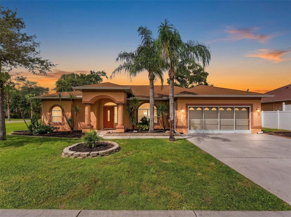 For Sale: $354,999 (3 beds, 2 baths, 2150 Square Feet)