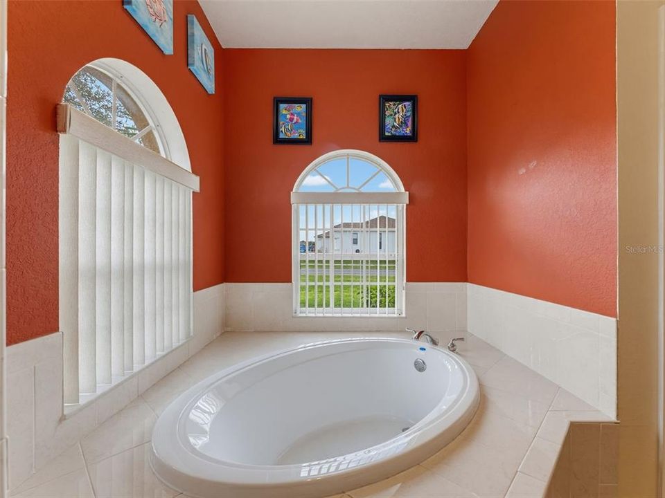 For Sale: $354,999 (3 beds, 2 baths, 2150 Square Feet)