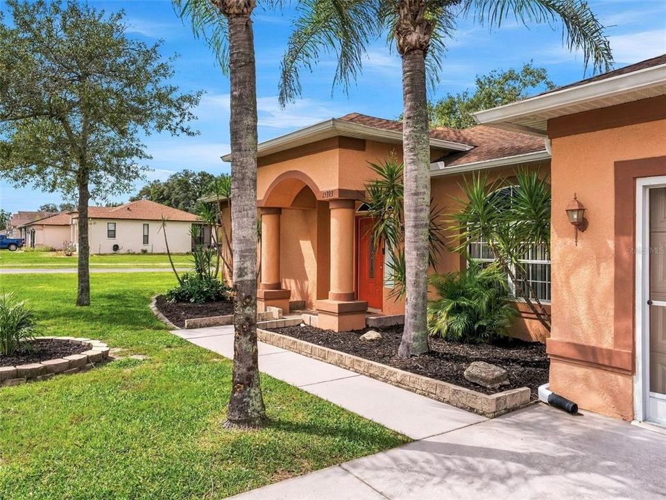 For Sale: $354,999 (3 beds, 2 baths, 2150 Square Feet)