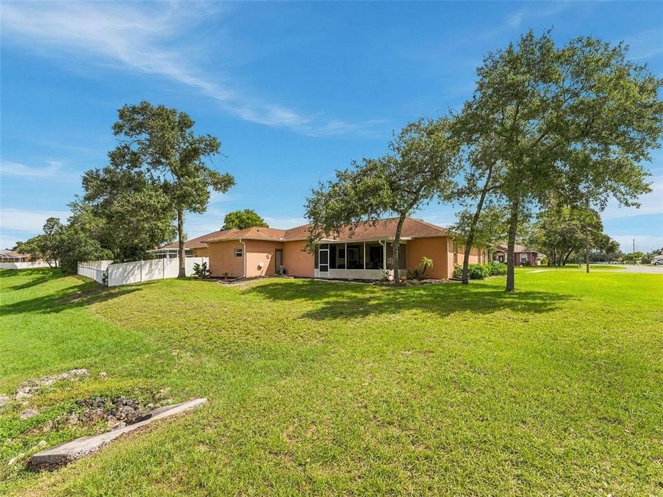 For Sale: $354,999 (3 beds, 2 baths, 2150 Square Feet)