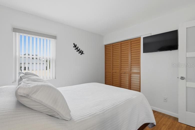 For Sale: $280,000 (3 beds, 2 baths, 1412 Square Feet)
