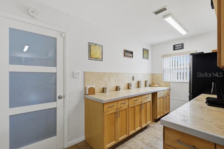 For Sale: $280,000 (3 beds, 2 baths, 1412 Square Feet)