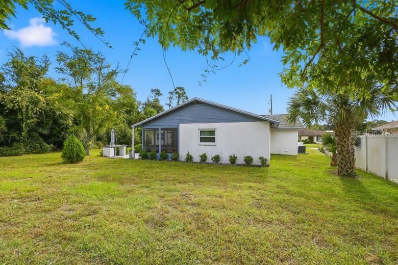 For Sale: $280,000 (3 beds, 2 baths, 1412 Square Feet)