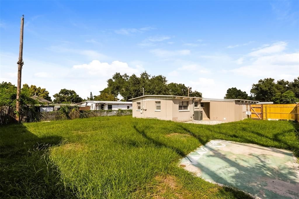 En Venta: $320,000 (4 camas, 2 baños, 1336 Pies cuadrados)