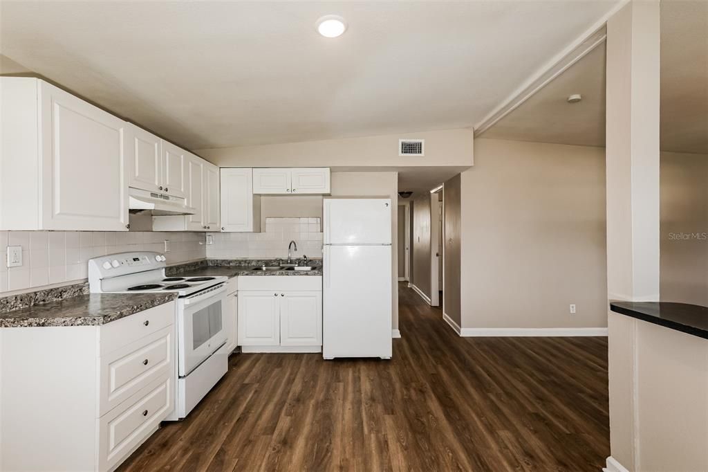 En Venta: $320,000 (4 camas, 2 baños, 1336 Pies cuadrados)