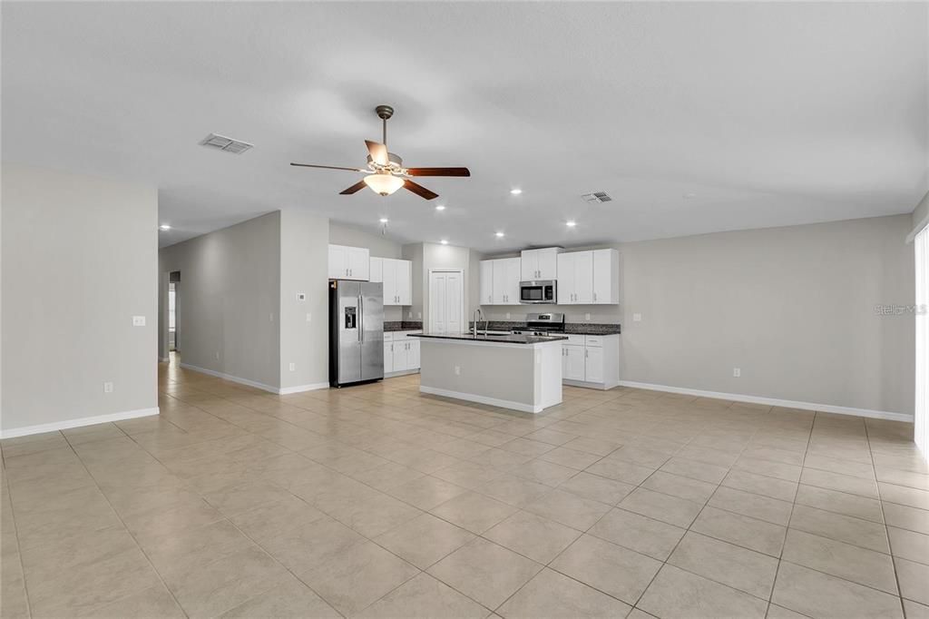 For Sale: $315,000 (4 beds, 2 baths, 1935 Square Feet)