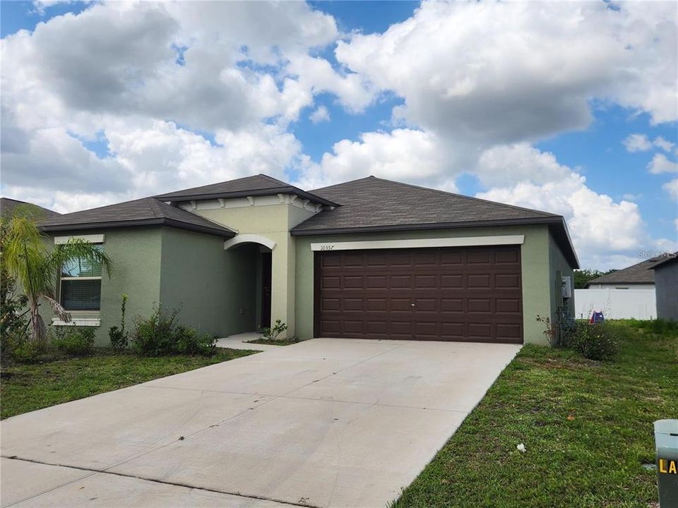 For Sale: $315,000 (4 beds, 2 baths, 1935 Square Feet)