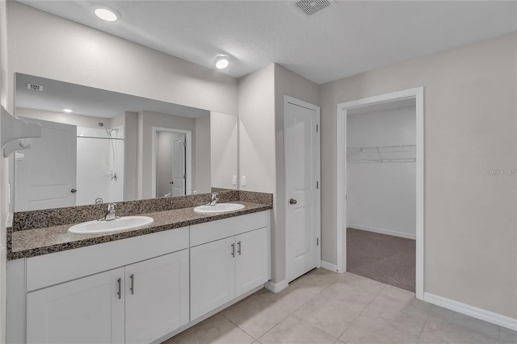 For Sale: $315,000 (4 beds, 2 baths, 1935 Square Feet)