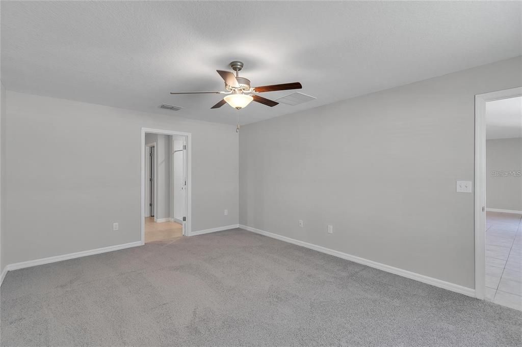 For Sale: $315,000 (4 beds, 2 baths, 1935 Square Feet)