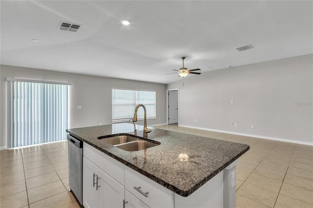 For Sale: $315,000 (4 beds, 2 baths, 1935 Square Feet)