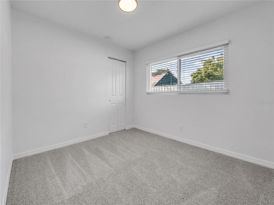 На продажу: $329,900 (4 спален, 2 ванн, 1426 Квадратных фут)