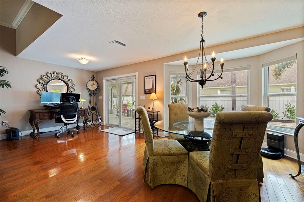 Activo con contrato: $485,000 (2 camas, 2 baños, 1324 Pies cuadrados)